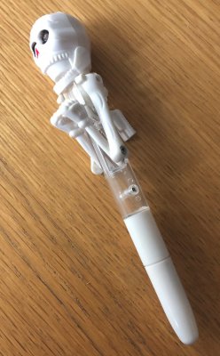 vit penna, spökpenna, penna . skelett